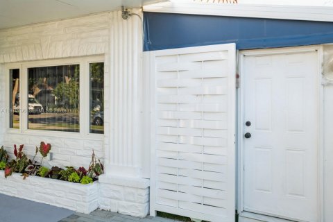 Commercial property in Miami, Florida 2 bedrooms, 181.35 sq.m. № 2031458 - photo 4