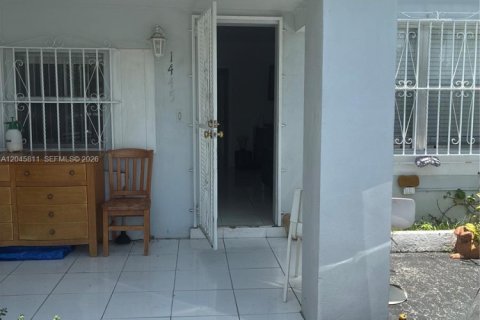Купить виллу или дом в Норт-Майами-Бич, Флорида 4 спальни, 126.72м2, № 2168424 - фото 27