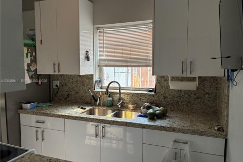 Купить виллу или дом в Норт-Майами-Бич, Флорида 4 спальни, 126.72м2, № 2168424 - фото 6