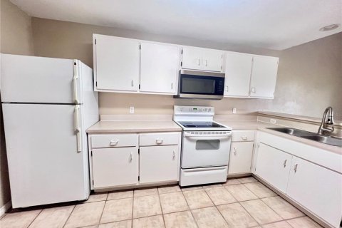 Condominio en alquiler en Gainesville, Florida, 3 dormitorios, 151.34 m2 № 1904410 - foto 8