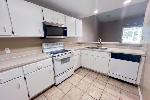 Condominio en alquiler en Gainesville, Florida, 3 dormitorios, 151.34 m2 № 1904410 - foto 9