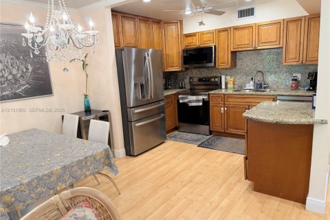 Condo in Boca Raton, Florida, 2 bedrooms  № 2403732 - photo 4