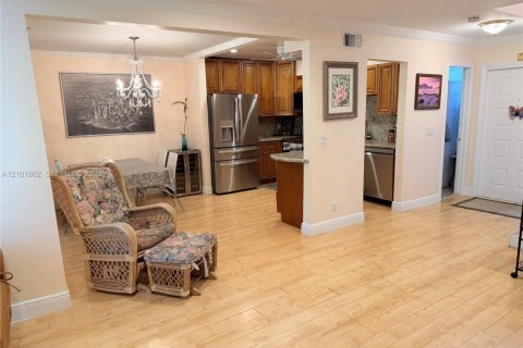 Condo in Boca Raton, Florida, 2 bedrooms  № 2403732 - photo 2