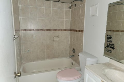 Copropriété à vendre à Lauderdale Lakes, Floride: 2 chambres, 93.09 m2 № 2084577 - photo 13