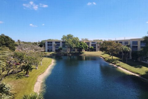 Copropriété à vendre à Lauderdale Lakes, Floride: 2 chambres, 93.09 m2 № 2084577 - photo 17