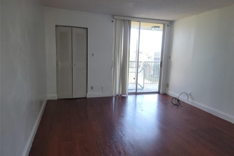 Copropriété à vendre à Lauderdale Lakes, Floride: 2 chambres, 93.09 m2 № 2084577 - photo 12