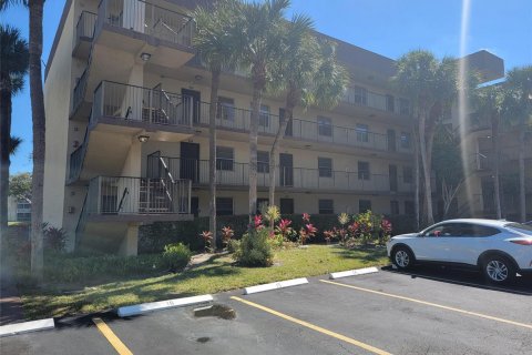Copropriété à vendre à Lauderdale Lakes, Floride: 2 chambres, 93.09 m2 № 2084577 - photo 2
