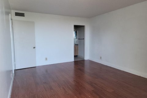 Copropriété à vendre à Lauderdale Lakes, Floride: 2 chambres, 93.09 m2 № 2084577 - photo 11