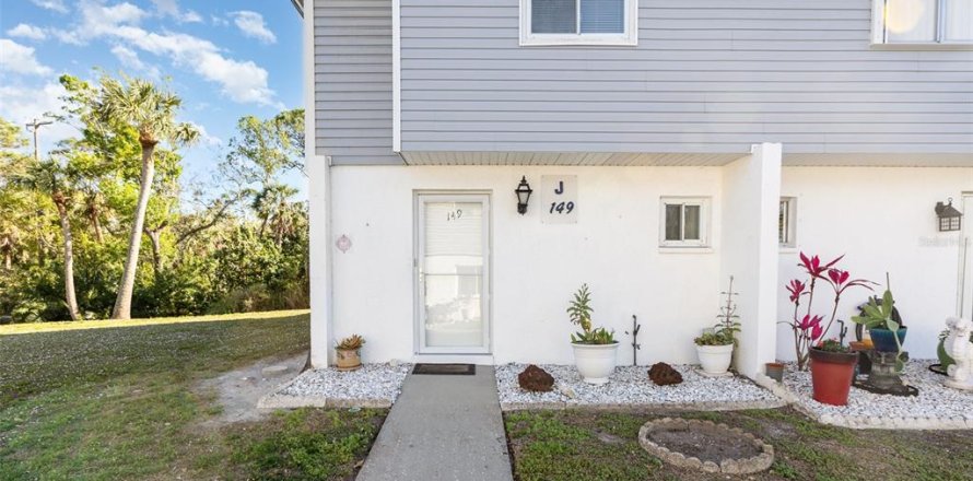 Townhouse in Punta Gorda, Florida 2 bedrooms, 111.3 sq.m. № 1550367