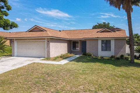 House in Orlando, Florida 3 bedrooms, 125.33 sq.m. № 1833131 - photo 1