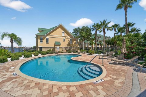 Touwnhouse à vendre à Apollo Beach, Floride: 3 chambres, 231.14 m2 № 1857619 - photo 4