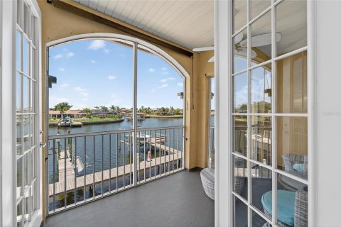 Touwnhouse à vendre à Apollo Beach, Floride: 3 chambres, 231.14 m2 № 1857619 - photo 2
