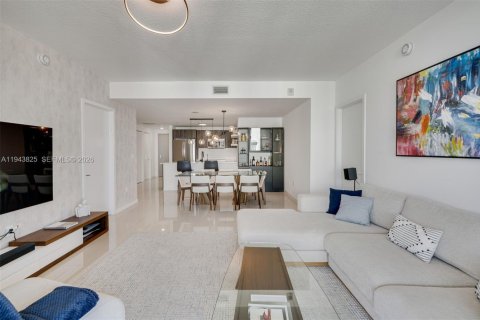 Купить кондоминиум в Майами, Флорида 2 спальни, 114.08м2, № 2005361 - фото 12