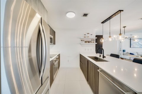 Купить кондоминиум в Майами, Флорида 2 спальни, 114.08м2, № 2005361 - фото 5