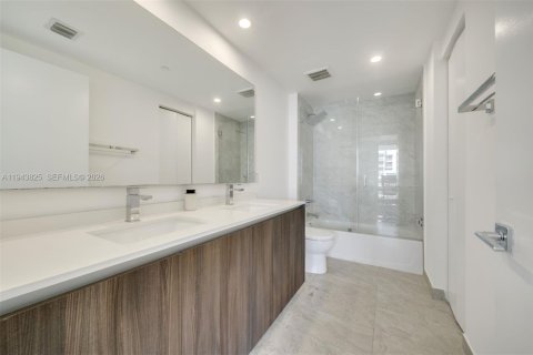 Купить кондоминиум в Майами, Флорида 2 спальни, 114.08м2, № 2005361 - фото 30