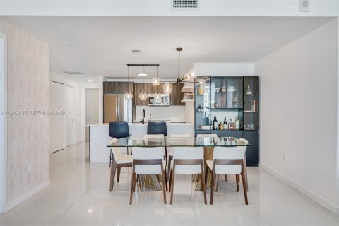 Купить кондоминиум в Майами, Флорида 2 спальни, 114.08м2, № 2005361 - фото 9