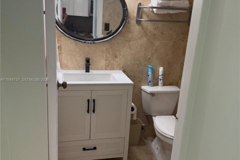 Condo in Sunny Isles Beach, Florida  № 2153045 - photo 10