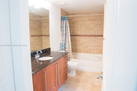 Купить кондоминиум в Майами, Флорида 1 спальня, 76.92м2, № 2090433 - фото 7