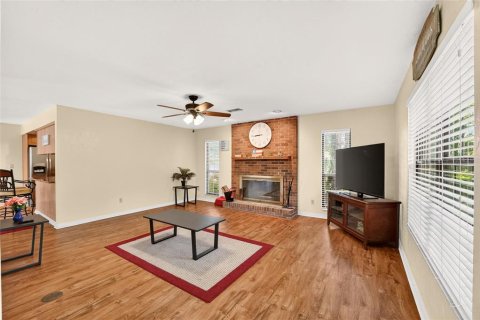 House in High Springs, Florida 4 bedrooms, 344.67 sq.m. № 2399242 - photo 8