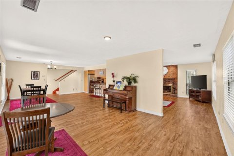 House in High Springs, Florida 4 bedrooms, 344.67 sq.m. № 2399242 - photo 3