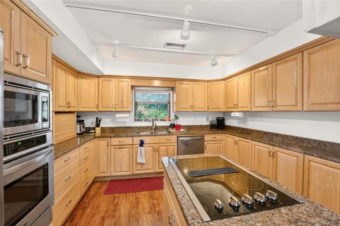 House in High Springs, Florida 4 bedrooms, 344.67 sq.m. № 2399242 - photo 13