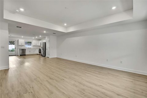 Immobilier commercial à vendre à Spring Hill, Floride: 242.29 m2 № 2404852 - photo 26