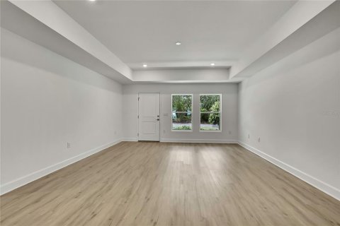 Immobilier commercial à vendre à Spring Hill, Floride: 242.29 m2 № 2404852 - photo 6