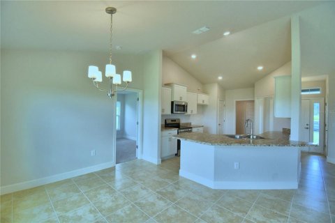 House in Auburndale, Florida 4 bedrooms, 163.04 sq.m. № 2215220 - photo 12