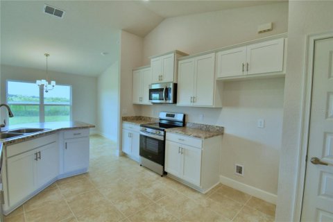 House in Auburndale, Florida 4 bedrooms, 163.04 sq.m. № 2215220 - photo 4