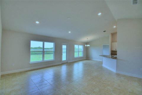 House in Auburndale, Florida 4 bedrooms, 163.04 sq.m. № 2215220 - photo 15