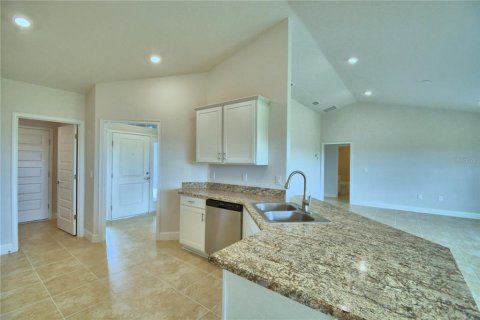 House in Auburndale, Florida 4 bedrooms, 163.04 sq.m. № 2215220 - photo 9