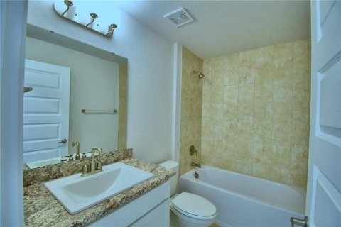 House in Auburndale, Florida 4 bedrooms, 163.04 sq.m. № 2215220 - photo 23