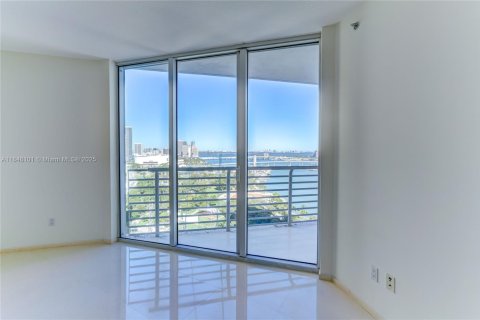 Condo in Miami, Florida, 1 bedroom  № 1888845 - photo 8