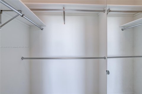 Condo in Miami, Florida, 1 bedroom  № 1888845 - photo 16