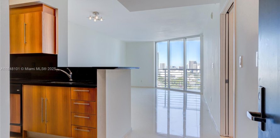 Condo à Miami, Floride, 1 chambre № 1888845