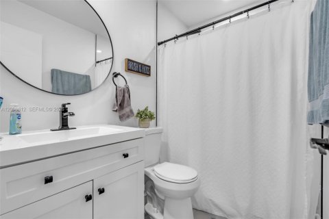 Townhouse in Miami, Florida 3 bedrooms, 144.93 sq.m. № 2071053 - photo 22