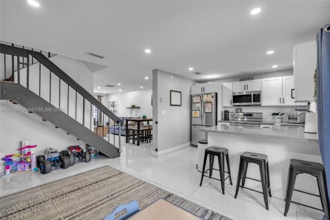 Townhouse in Miami, Florida 3 bedrooms, 144.93 sq.m. № 2071053 - photo 14