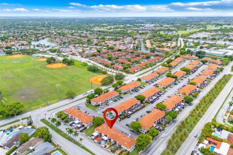 Townhouse in Miami, Florida 3 bedrooms, 144.93 sq.m. № 2071053 - photo 29