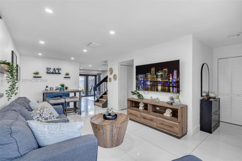 Townhouse in Miami, Florida 3 bedrooms, 144.93 sq.m. № 2071053 - photo 6