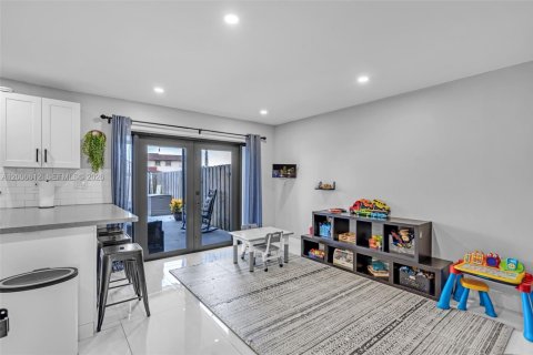 Townhouse in Miami, Florida 3 bedrooms, 144.93 sq.m. № 2071053 - photo 10