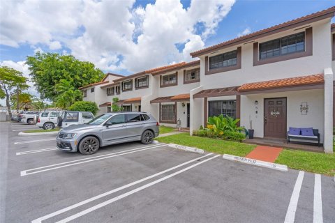 Townhouse in Miami, Florida 3 bedrooms, 144.93 sq.m. № 2071053 - photo 4