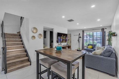 Townhouse in Miami, Florida 3 bedrooms, 144.93 sq.m. № 2071053 - photo 8