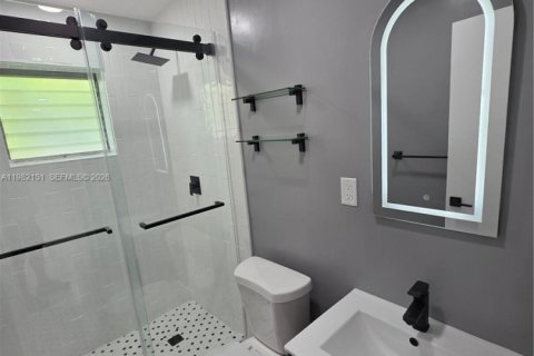 House in Hallandale Beach, Florida 37.16 sq.m. № 2043324 - photo 9