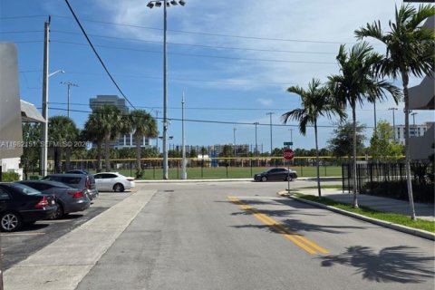 House in Hallandale Beach, Florida 37.16 sq.m. № 2043324 - photo 4