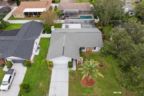House in Safety Harbor, Florida 3 bedrooms, 148.55 sq.m. № 1910658 - photo 3