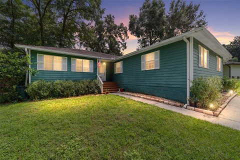 House in Ocala, Florida 3 bedrooms, 176.14 sq.m. № 1894859 - photo 1