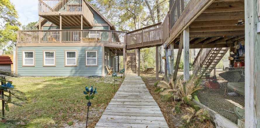 House in Freeport, Florida 4 bedrooms, 204.38 sq.m. № 559980