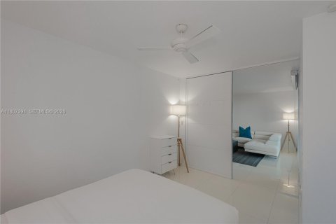 Condominio en alquiler en Miami Beach, Florida, 2 dormitorios, 83.61 m2 № 1874284 - foto 28