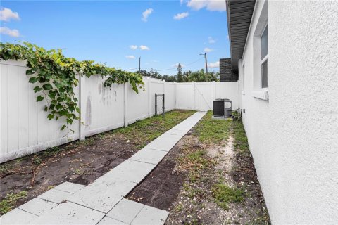 Casa en venta en Tampa, Florida, 4 dormitorios, 138.7 m2 № 2198081 - foto 20