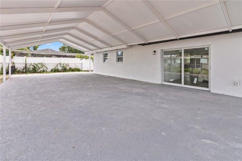 Casa en venta en Tampa, Florida, 4 dormitorios, 138.7 m2 № 2198081 - foto 19